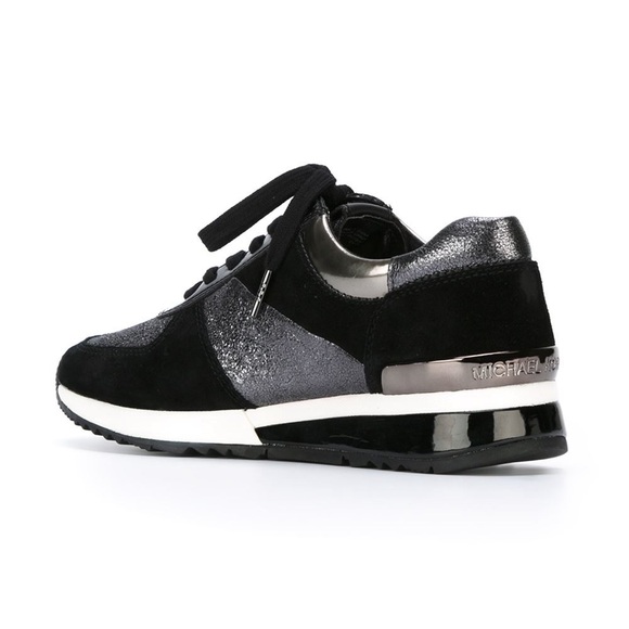 Michael Kors Sneakers! Perfect for fall, excellent pre-owned condition! Size 9🖤 - Picture 4 of 8